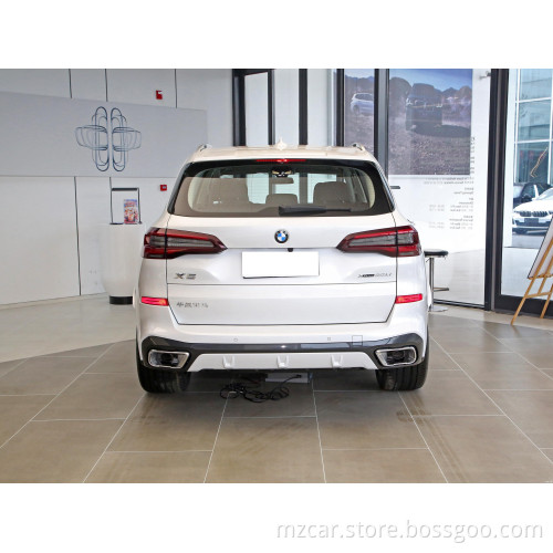 Luxe BMWX5 2022 Gemodificeerd XDrive30Li M Sports pak benzineauto 5-deurs 5-deurs SUV SUV Hoge snelheid 215 km